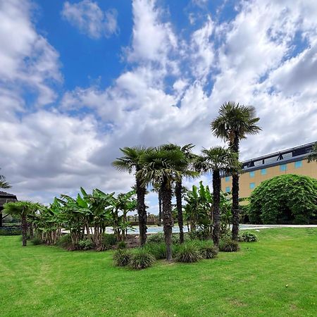 Royal Garden Assago Milano Hotel Exterior photo