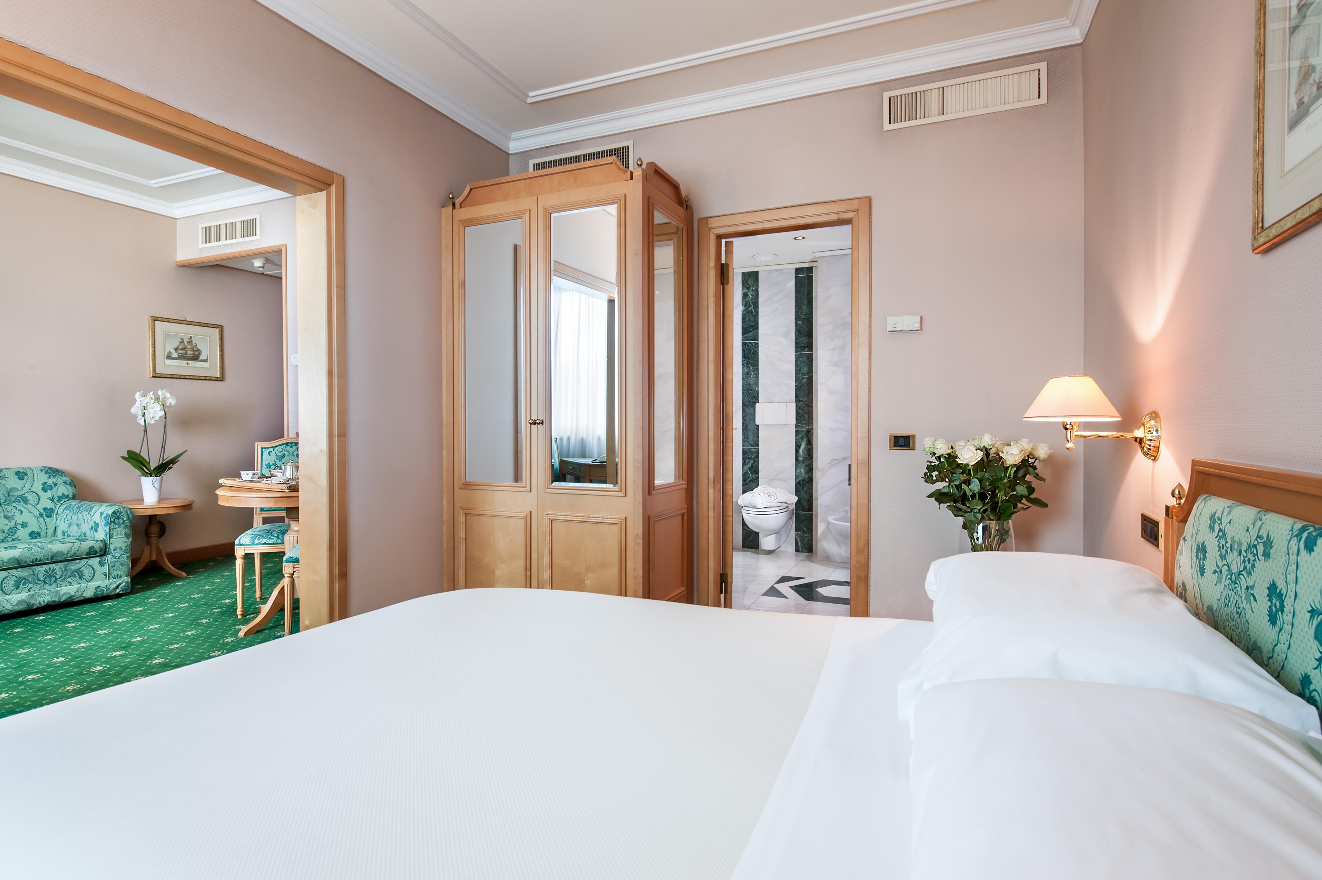 Royal Garden Assago Milano Hotel Exterior photo