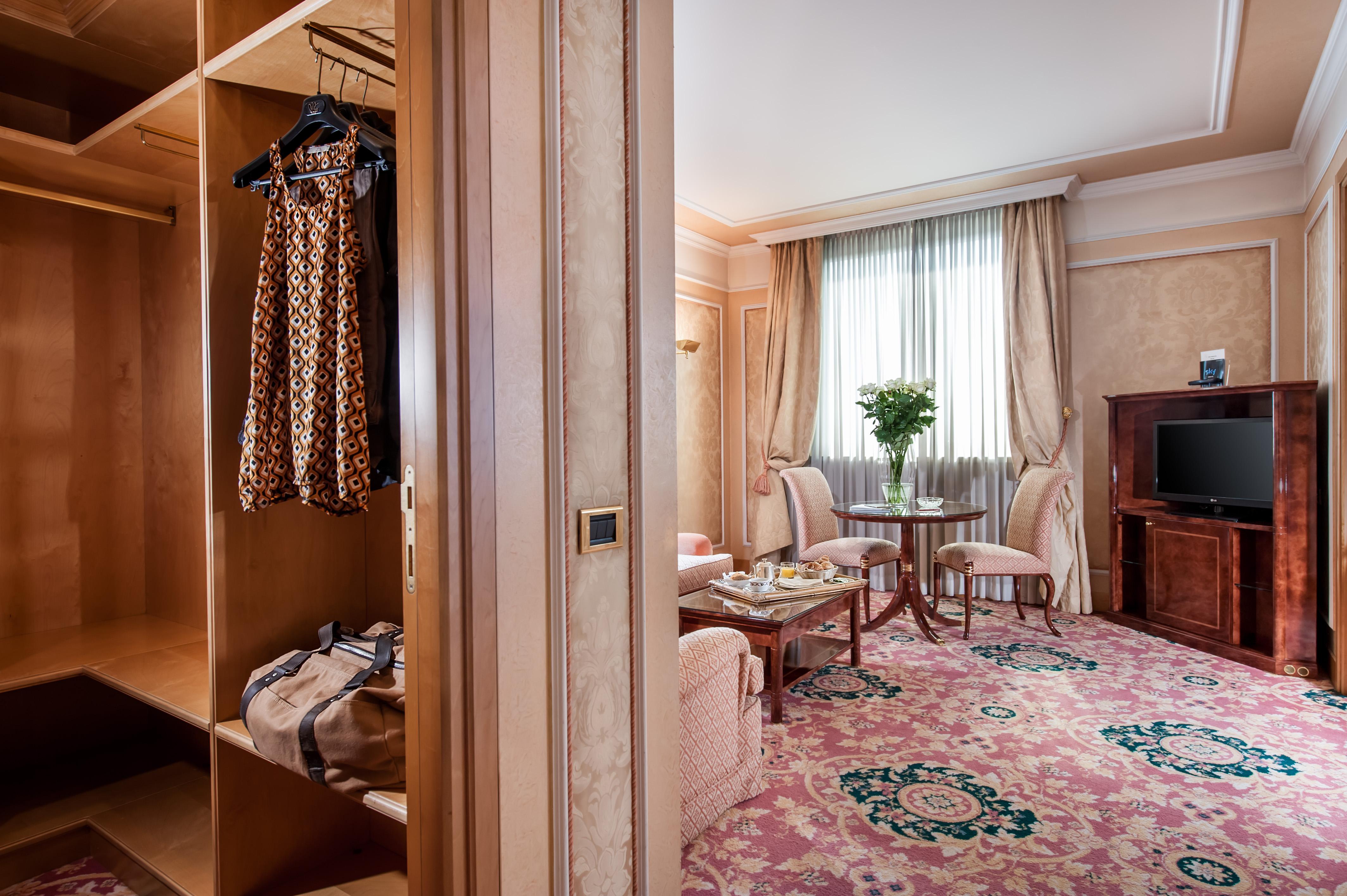 Royal Garden Assago Milano Hotel Exterior photo