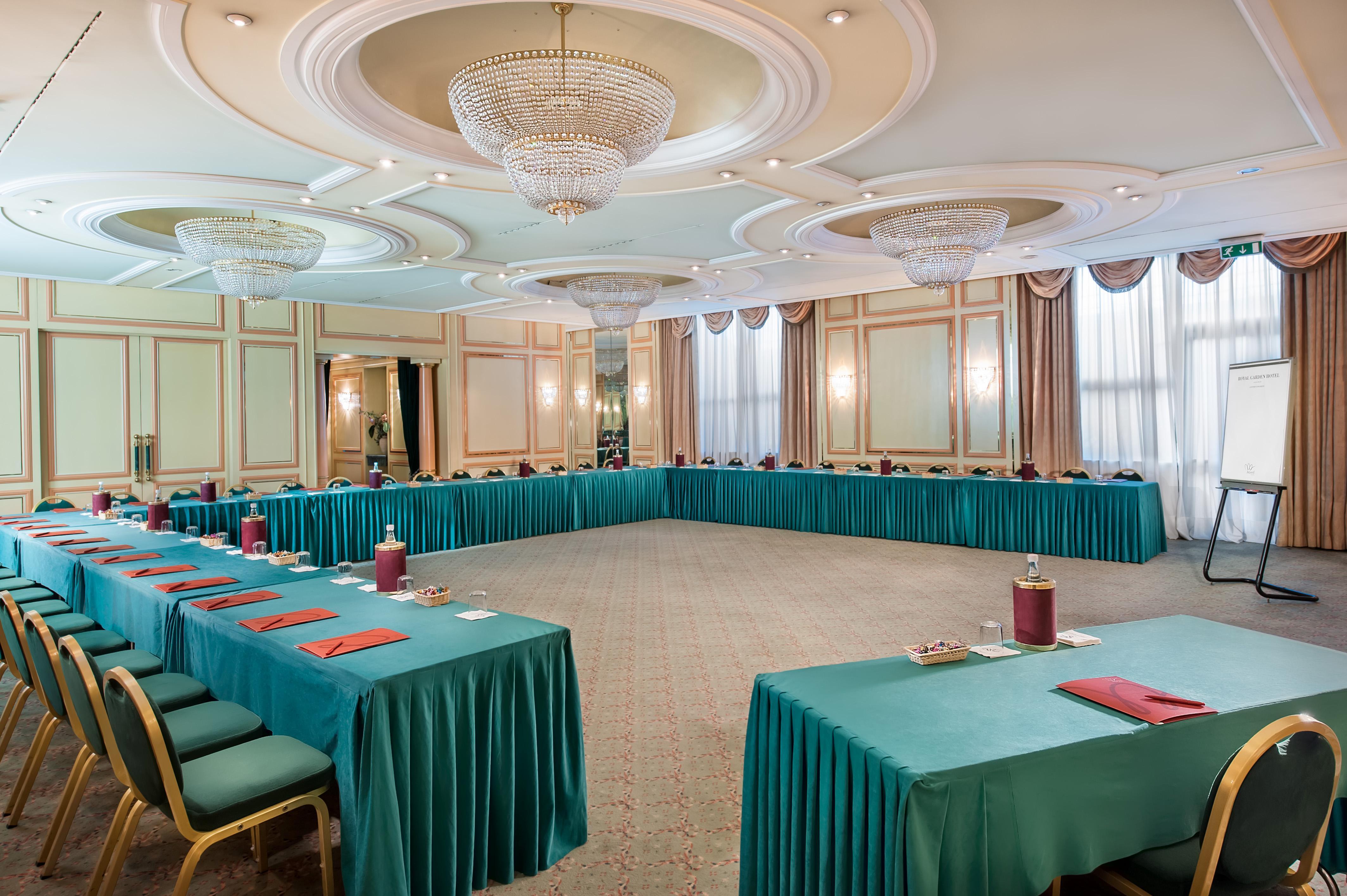 Royal Garden Assago Milano Hotel Exterior photo