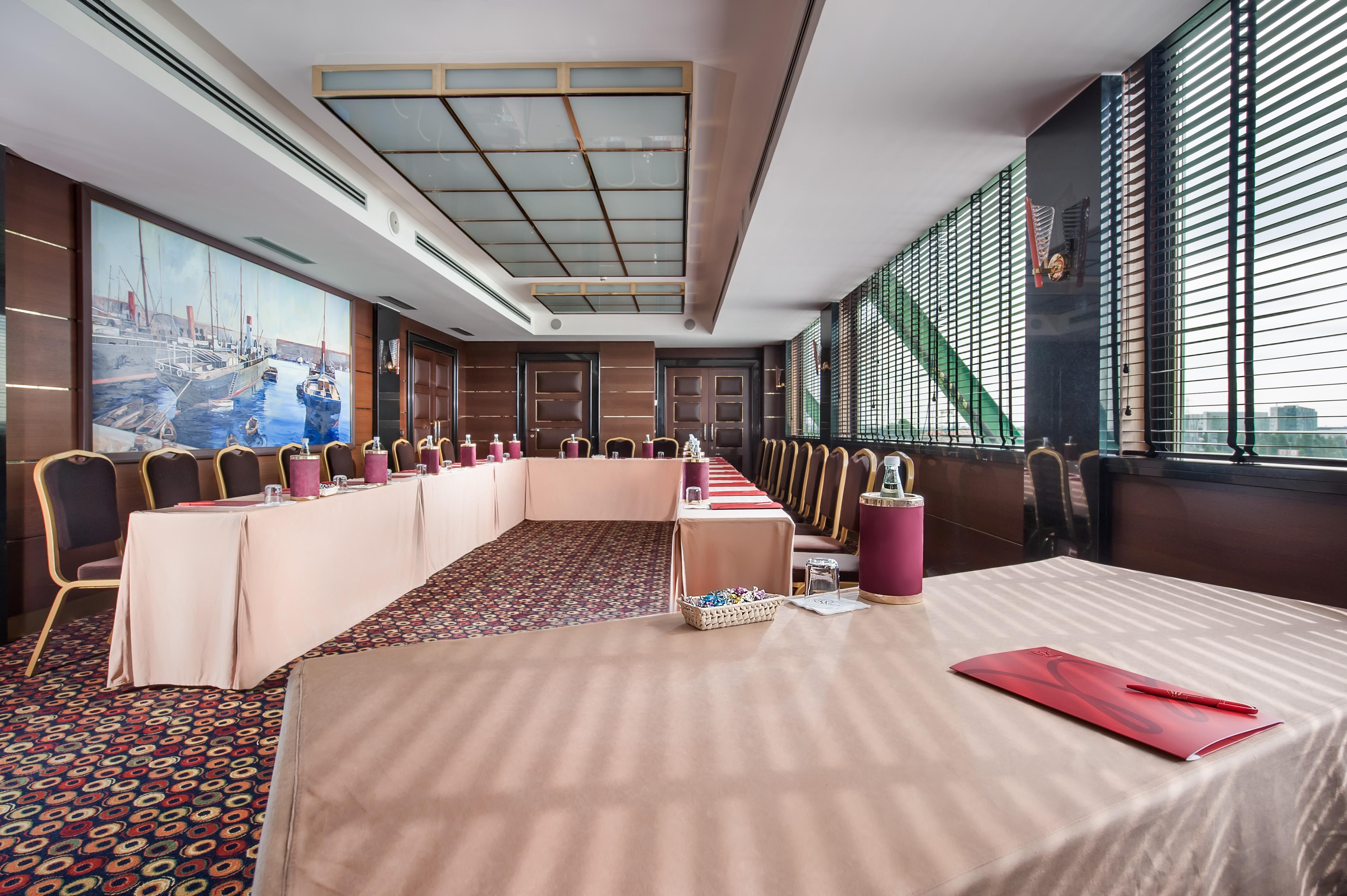 Royal Garden Assago Milano Hotel Exterior photo