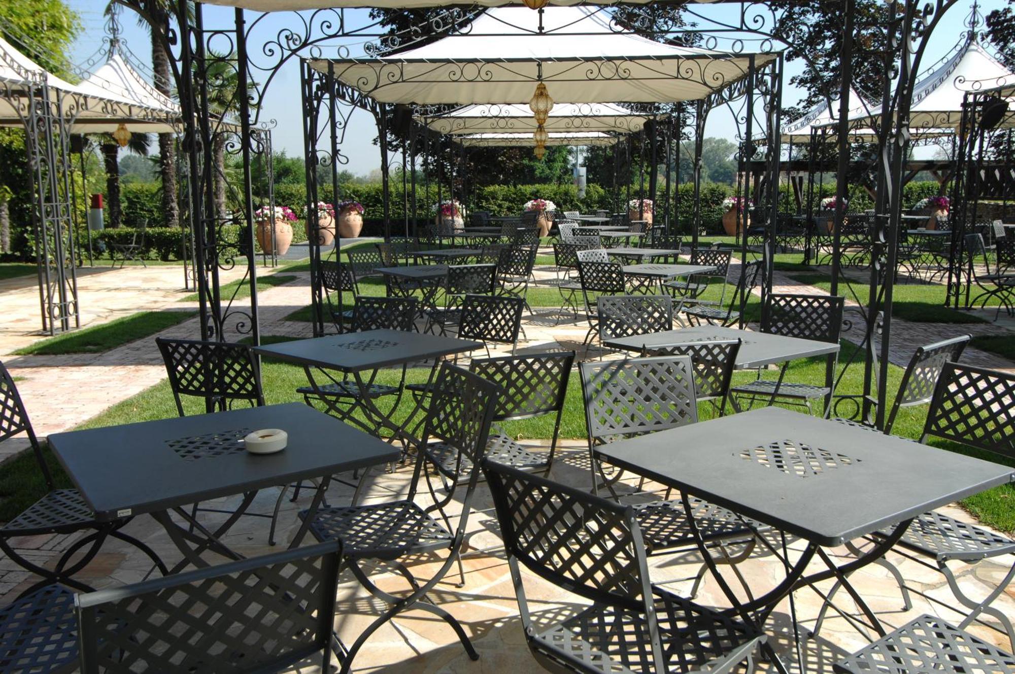 Royal Garden Assago Milano Hotel Restaurant photo