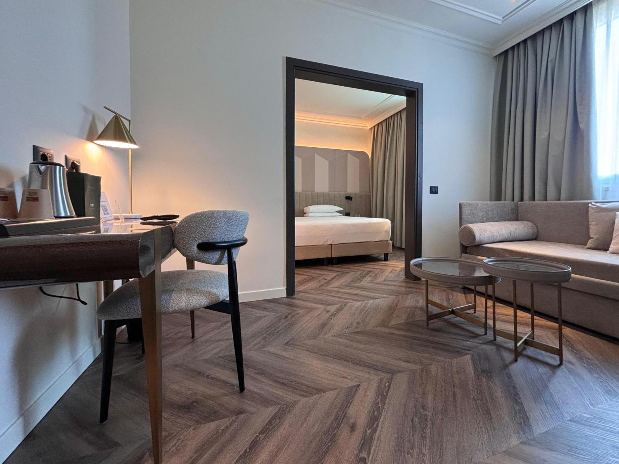 Royal Garden Assago Milano Hotel Exterior photo